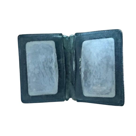 Louis Vuitton Taiga Porte2 Cult Vertical Card Case Holder Green Auth - Picture 5 of 6